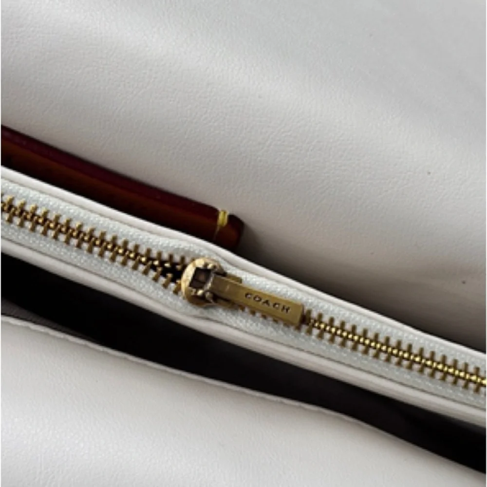 Coach white leather chain bag - Picture 8 of 12